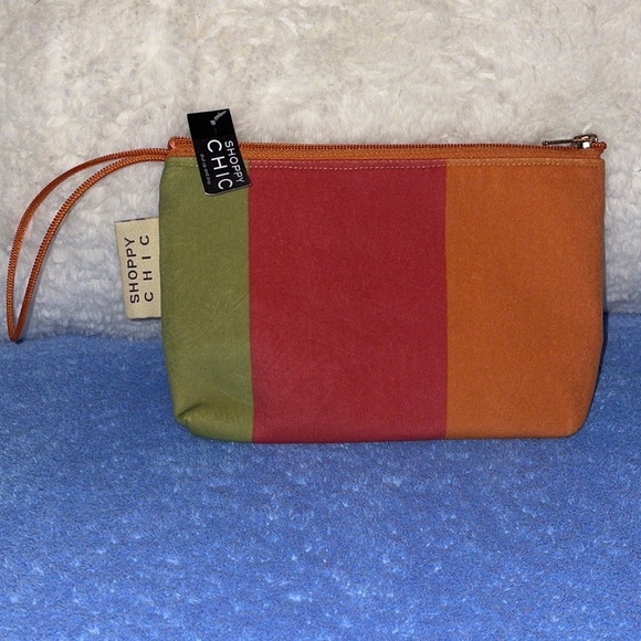 NWT SHOPPY CHIC Pouch. 8x5” - Picture 1 of 5